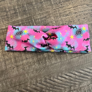 WILD BATS on Pink Knot Headband, Wide Twist Halloween Headband, Spooky Nurse Headband, Adult Turban,  Headband with Buttons, Teen Gift