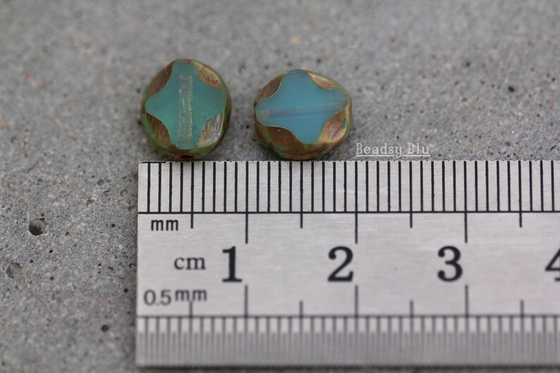 Premium Czech Glass 9x8mm Wavy Oval Beads 10 Beads Opalite Green Mix Diamond