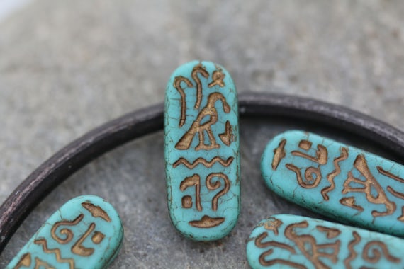 マットターコイズ エジプシャン カルトゥーシュビーズ 25x10mm, チェコ