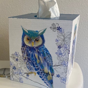 OWL N ROLL' WOODEN DECORATIVE HAND CARVED TISSUE PAPER NAPKIN STAND HOLDER