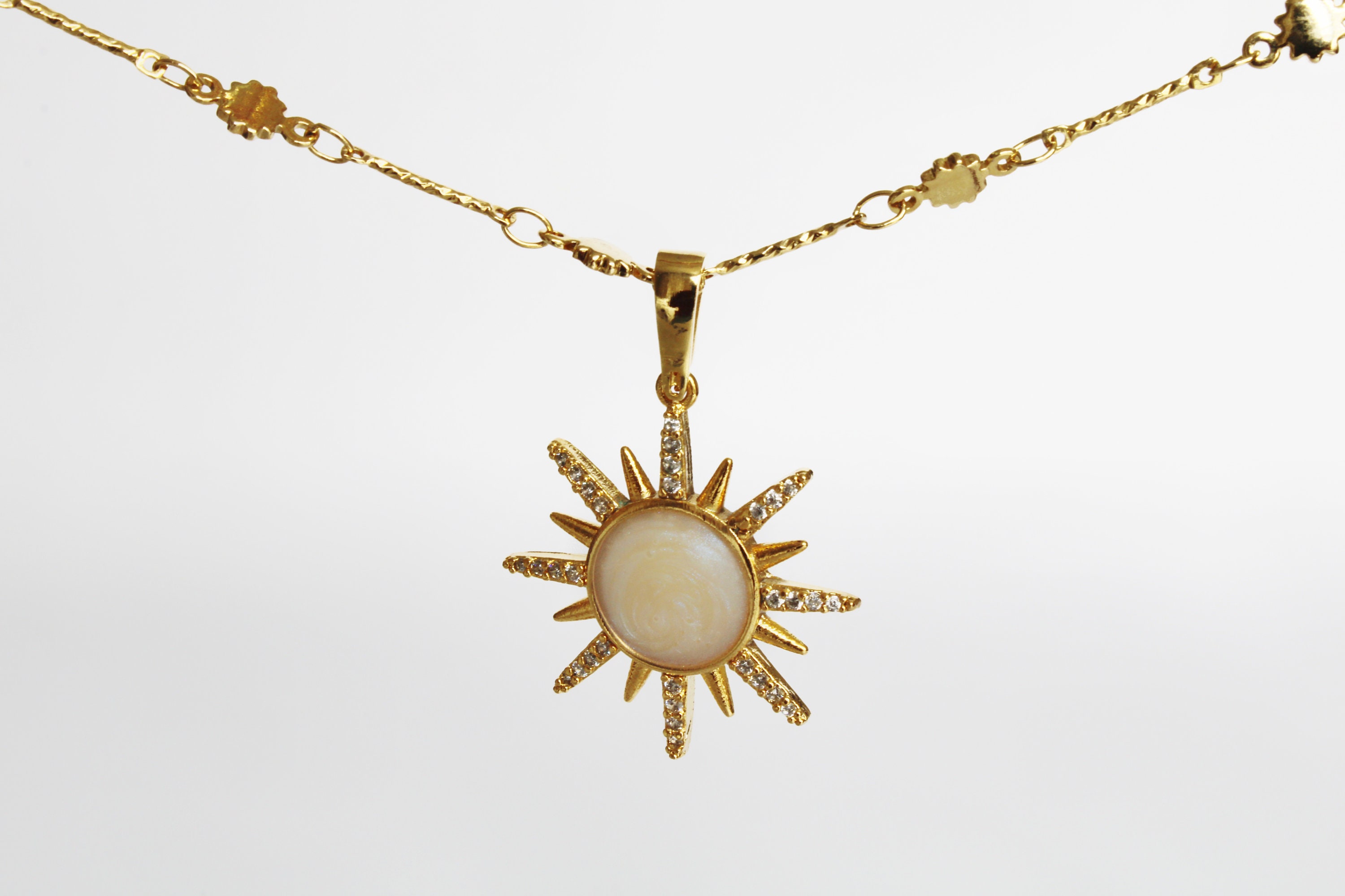 Sunny hostin clearance necklace sun