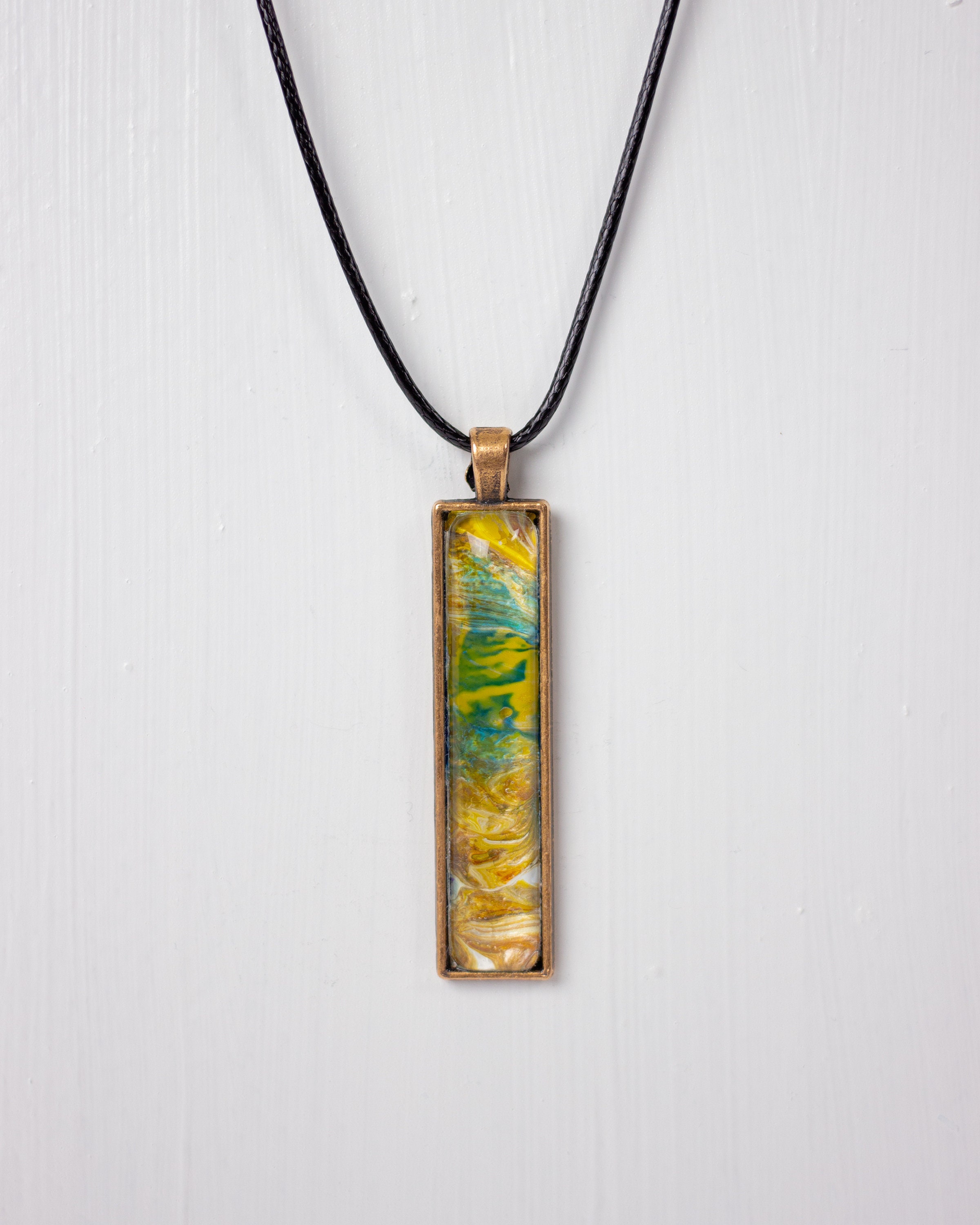 acrylic pour jewelry