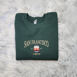 San Francisco Embroidered Crewneck - San Francisco Cable Car Shirt - San Francisco Apparel -  Golden Gate - T-Shirt Sweatshirt - Hoodie