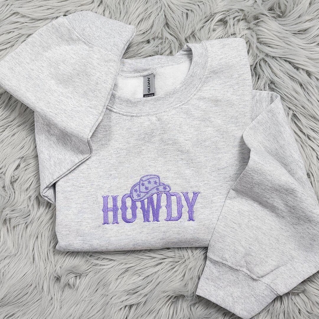 HOWDY COWGIRL GRAPHIC PLUS SIZE SWEATSHIRT