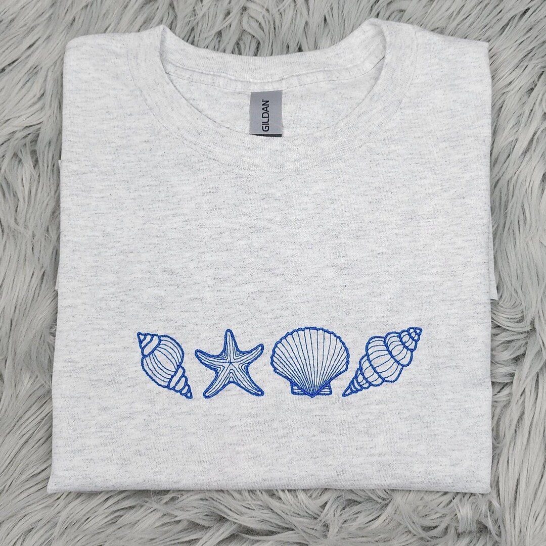 640) Coquette Seashells - Sweatshirt main image 1