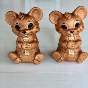 Vintage Kitsch Bear Salt & Pepper Shaker Set