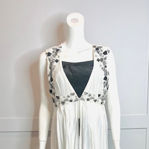 Black and white shrug set