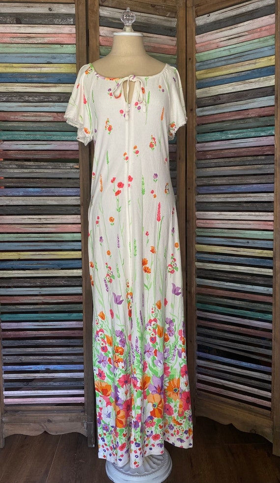 1970’s Lisanne Distinctive Loungewear Dress