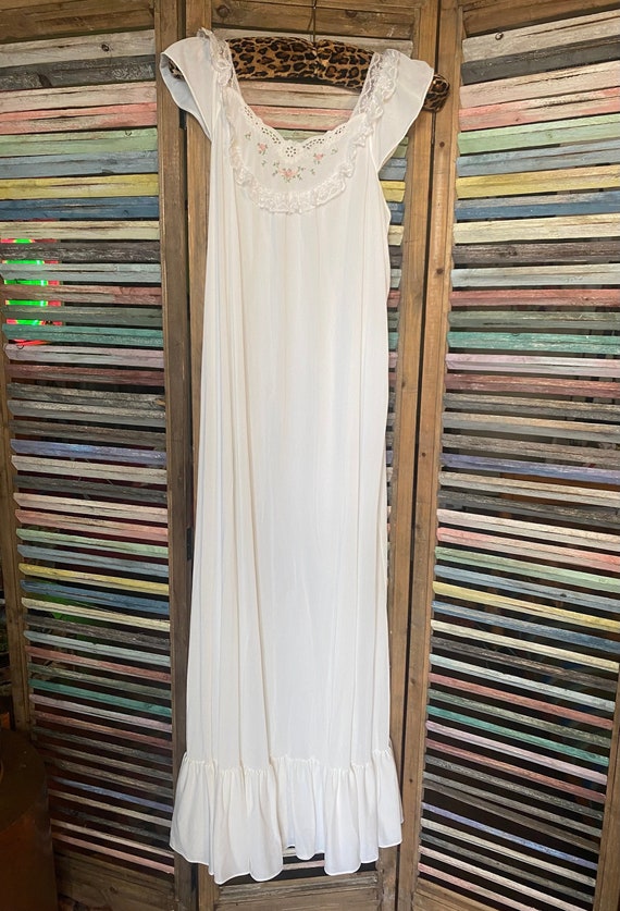 Vintage Gilead White Floral Maxi Nightgown