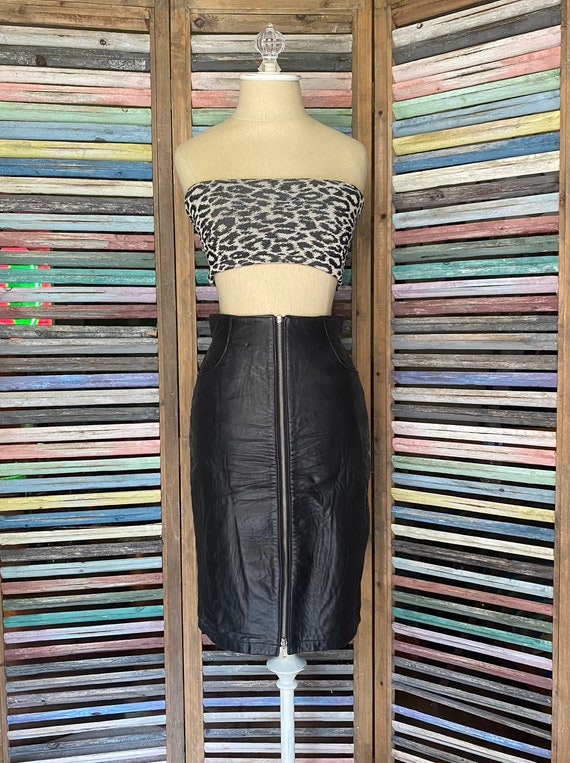 size 5/6, 1980s Michael Hoban black leather skirt