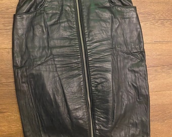 size 5/6, 1980s Michael Hoban black leather skirt