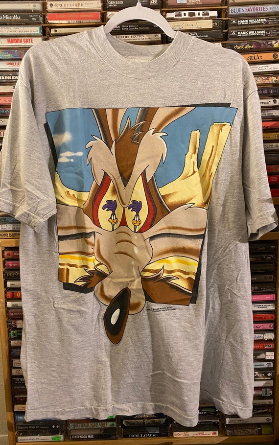 L, 1995 wile E coyote looney tunes shirt