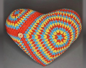 Crochet pattern for a heart pillow with granny squares as PDF GERMAN size S