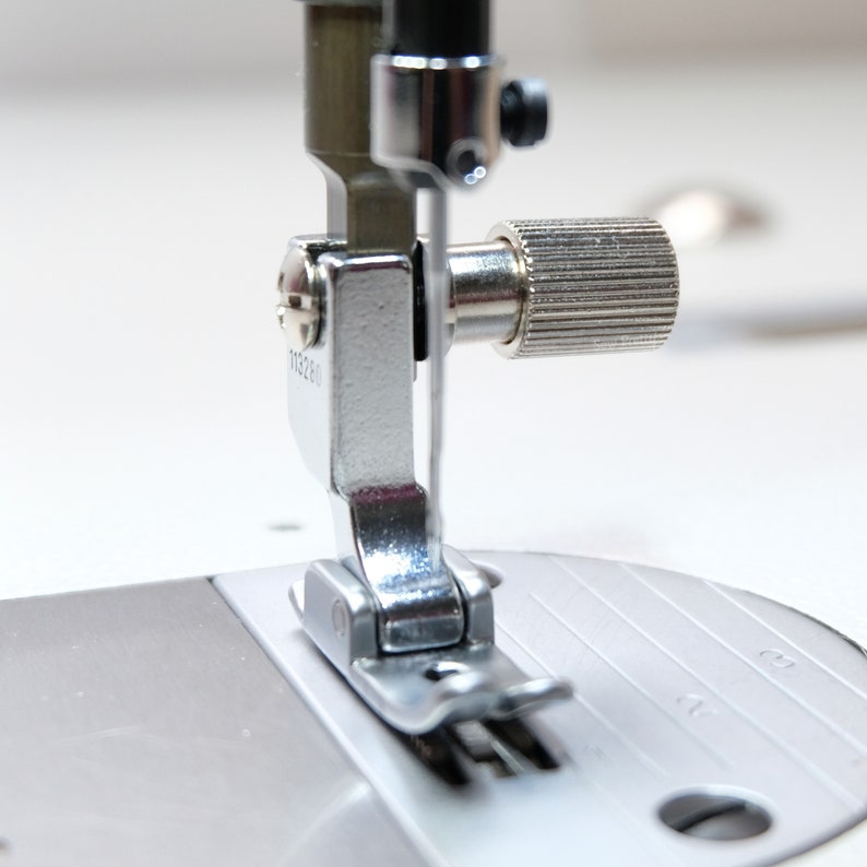 Presser Foot Quick N Easy Change Screw Clamp for Sewing Machine Ship