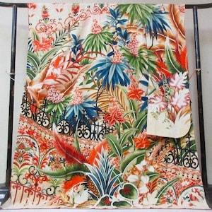 FU014, RARE, Antique Furisode Kimono, Kimono Length 168cm, Off White, Oriental Garden, Taisho Roman, 5 Crests, Museum Quality