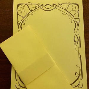 Art Nouveau arch writing paper | Letter-sized stationery set with envelopes Lila