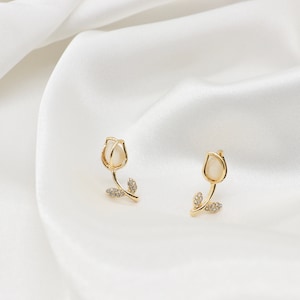 Tulip Stud Earring, Minimalist Flower Earring, Dainty Tulip Charm Stud, Gold Earring, Simple Korean Earring, Gift for Her, Kawaii Earrings