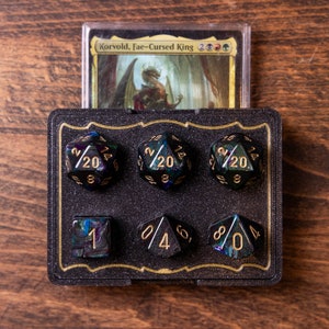 Magic the Gathering - Commander Life Counter Box / Tray for Korvold (Green/Blue/Purple/Brown Dice)
