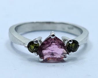 Anillo de turmalina rosa hecho a mano: Piedra preciosa de plata de ley 925