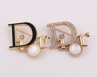 designer pins & brooches