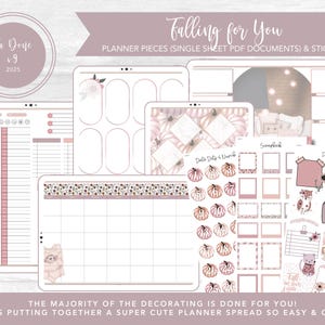 Puede incluir: Una colección de piezas y pegatinas para planificador en tonos rosa y blanco. El diseño incluye elementos florales, calabazas y varias plantillas de diseño. El texto incluye "Falling for You" y "To Do v9 2025". El tema general es un planificador lindo y organizado.