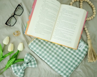 Book Sleeve, Quilted and Zippered Book Pouch, E-Reader Cover, Kindle Case, Bible Cover