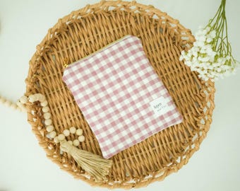 Quilted Book Sleeve: Book Pouch, E-Reader Sleeve, Zippered iPad Cover, Gingham Bible Cover