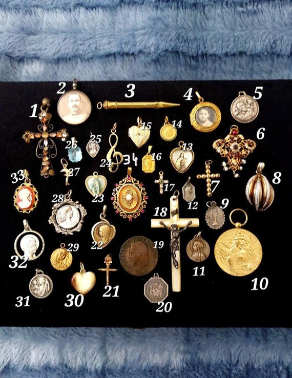 SUPERBE PENDENTIF MEDAILLON PORTE PHOTO plaqué or petite pierre rouge vintage EUR 130,00 - FR