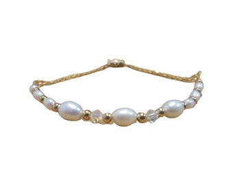 White pearl bracelet with Swarovski crystals on 18ct gold plated chain | Freshwater pearls | Gift | Gold beads | Present | Beaded bracelet