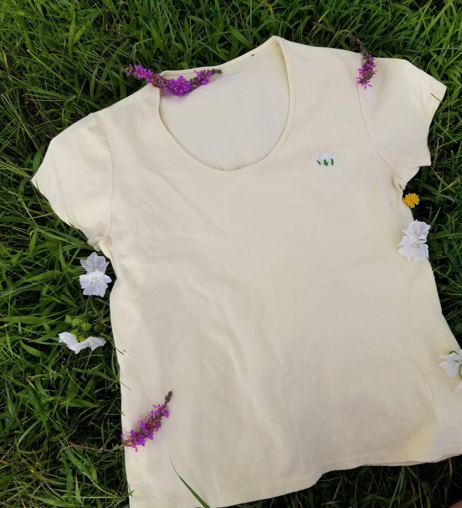 Embroidered Daisy Tshirt Embroidered Shirt Daisy Tshirt Etsy