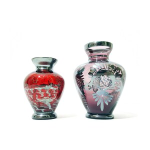 シルバーのオーバーレイが施されたヴィンテージガラスの花瓶2個、ルビーレッドとパープルのガラスの花瓶のペア、ミッドセンチュリーモダンアールヌーボー50年代ベネチアンガラス