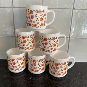 Vintage Arcopal France mugs with orange and pink flowers - Scania pattern