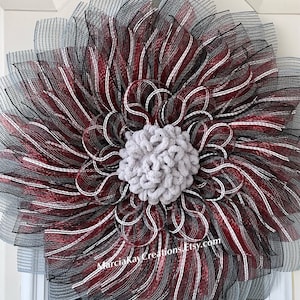 Couronne de tous les jours, couronne en filet, décoration pour porte d&#39;entrée, couronne faite main, couronne de ferme, couronne pour porte d&#39;entrée, couronne toutes les saisons, couronne grise et noire