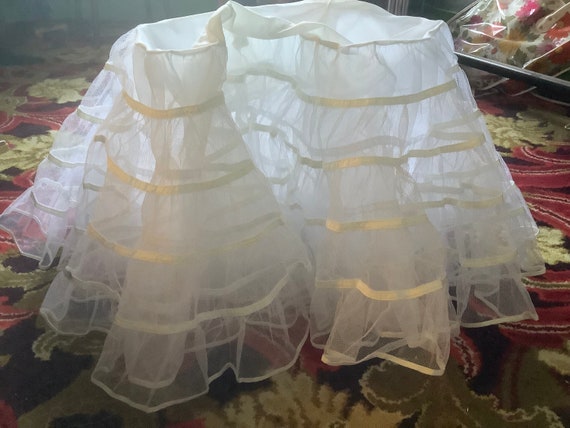 White  tulle rustly stiff petticoat vintage Malco… - image 3