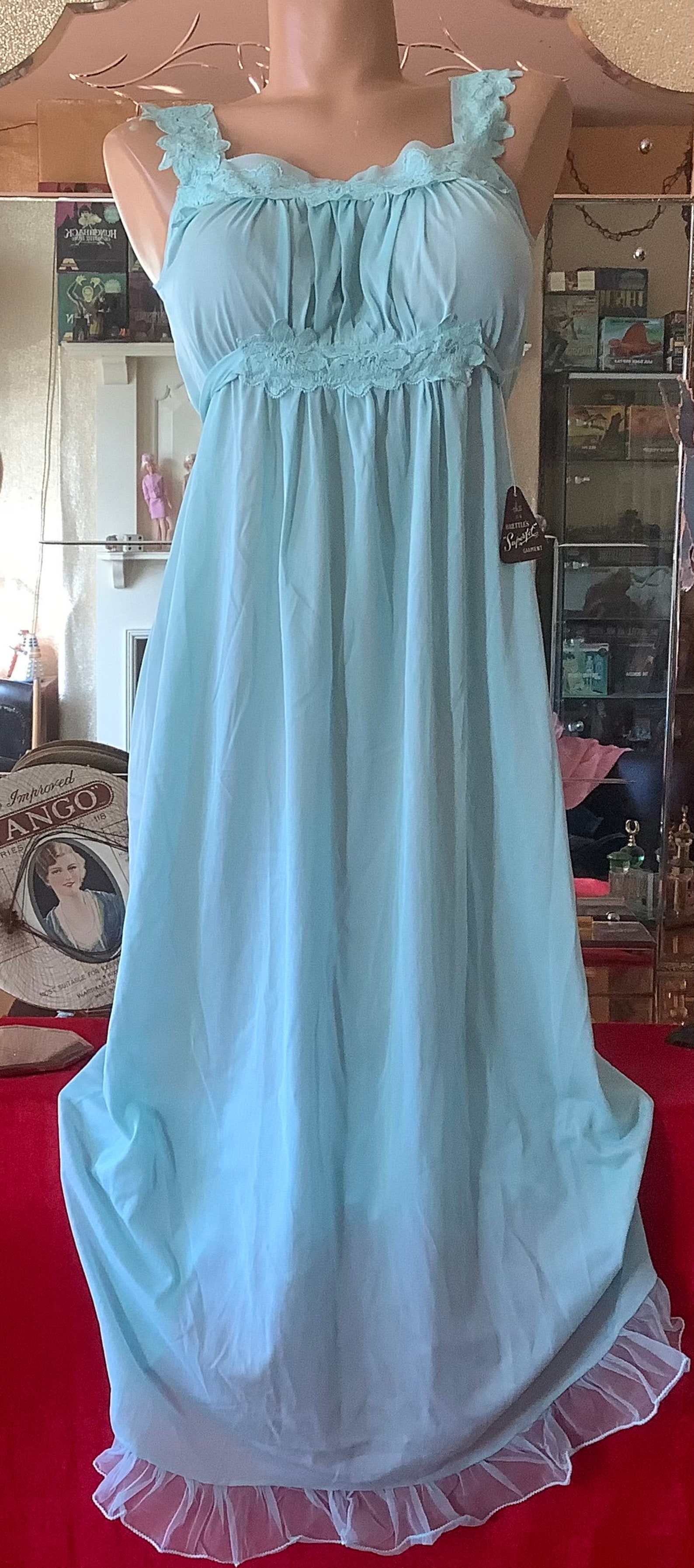 Vintage nylon nightdress Queen Eleanor by Brettle Etsy