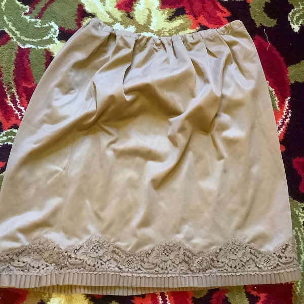 Vintage nylon half slip Conlowe