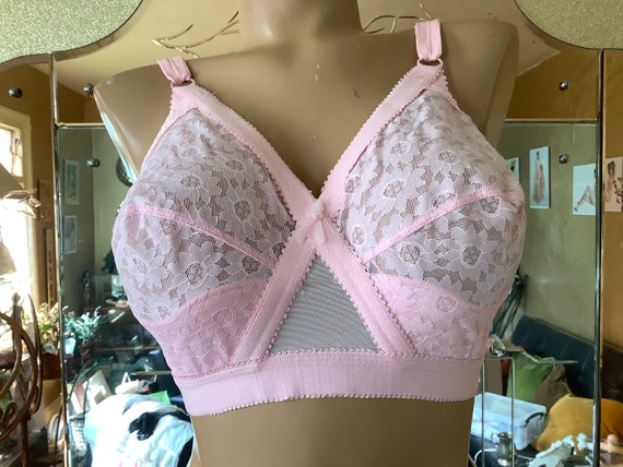 Playtex Cross Your Heart Bra Slightly Sheer Pink Lace -  Canada