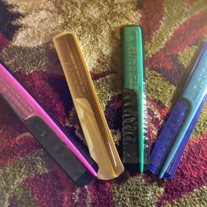 Triumph   nylon teaser rat tail comb