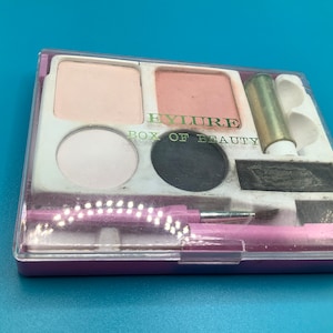 Eyelure Box of Beauty cake mascara palette