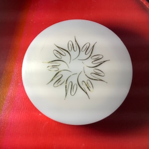 Yardley Feather Finish brunette  face powder with promotion