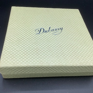 DuBarry gift set forget me not bath cubes, perfume talcum powder