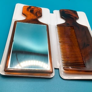 Boxed Travelling set   plastic faux tortoiseshell    comb and mirror