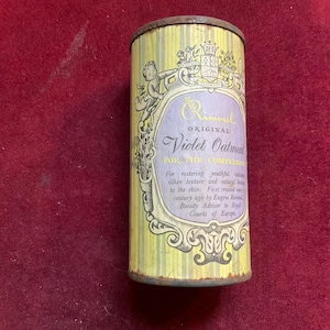 Vintage Violet Oatmeal complexion Rimmel