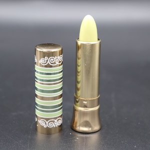 Yardley of London Pale Burgundy Cellophanes   lipstick