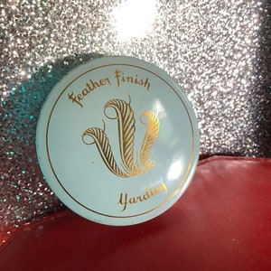 Yardley Feather Finish brunette  face powder