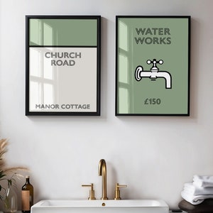 Conjunto de 2 impressões personalizadas de Monopoly e Waterworks, pôster de arte de parede de Monopoly, propriedade personalizada, impressão de banheiro, qualquer nome de rua