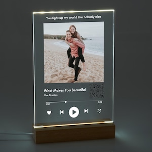 Light Up Valentinstag Geschenk für Freund | Personalisierte Song Plakette mit LED-Ständer | Paare Geschenk | Jubiläumsgeschenk | Musik-Plakette aus Acryl