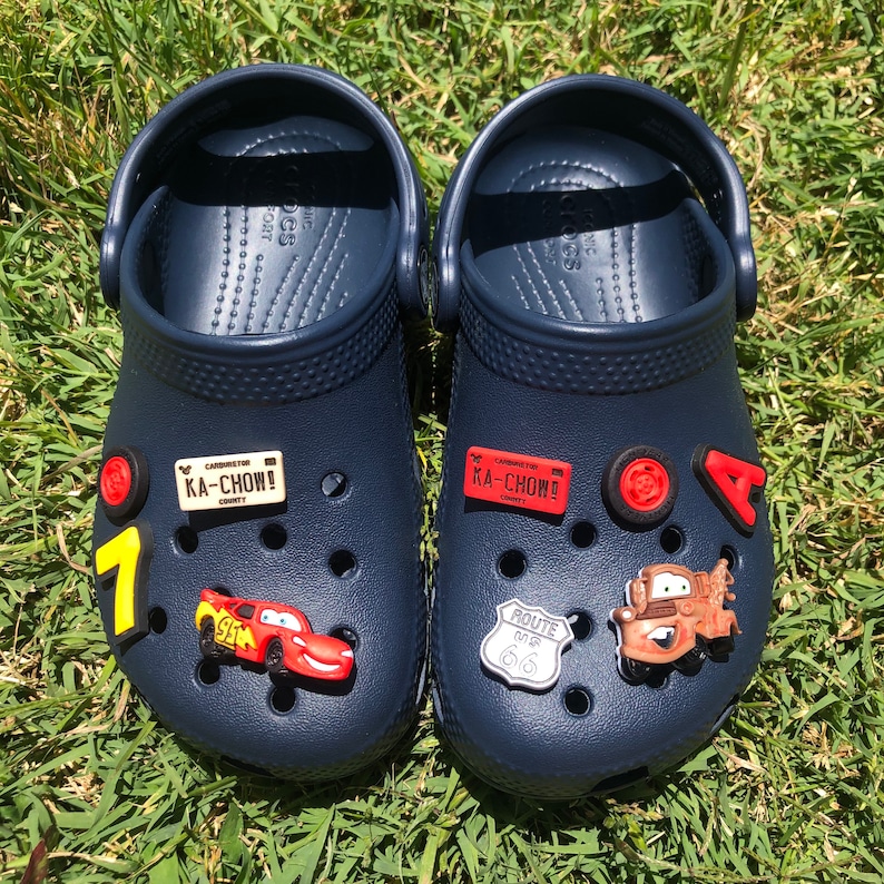 couples croc pins couples croc pins