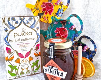Caja de regalo de miel de Manuka y té Pukka: organizador de té floral con palito para rociar