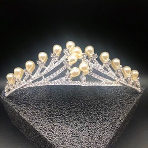 Simple alloy rhinestone and pearl bridal crown and pearl head piece